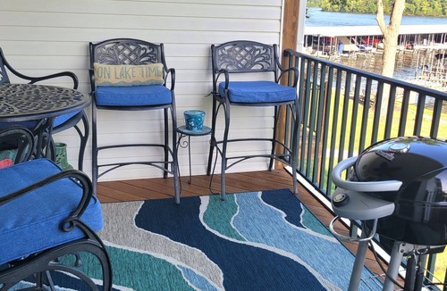 Kaiser Condo | Recently Redecorated Lake Front Unit Located in Lake Ozarks 17,000 acre Park