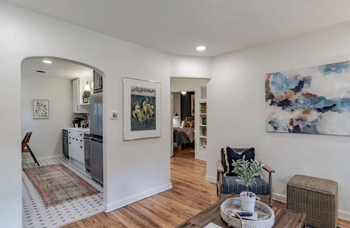 Hannon Park Apartment | Red Door Loft, Steps from Dauphin Street, Historic Mobile Boutique 2BR