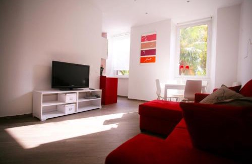 Flaminio Apartment | Red Flat In Rome