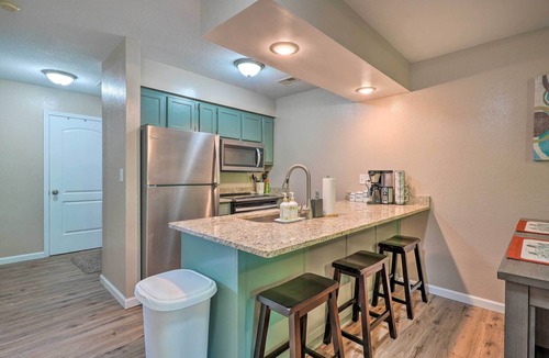 Notch Estates Apartment | Reeds Spring Condo Near Aquarium at the Boardwalk!