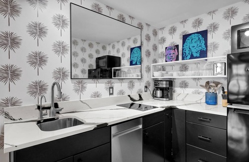 Downtown Wilmington Condo | Refined Historic 2BR/1BA Suite in Prime Downtown Wilmington