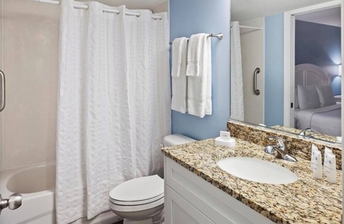 Ormond Beach Hotel | Refresh in This Ocean View 1BR w/Resort Amenities, Kitchen & Beach Nearby