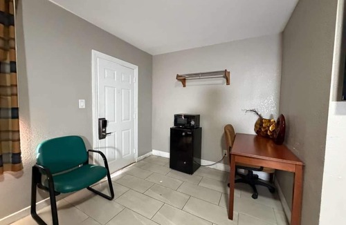 Kingston Hotel | Regency Inn Daytona Beach Near Airport