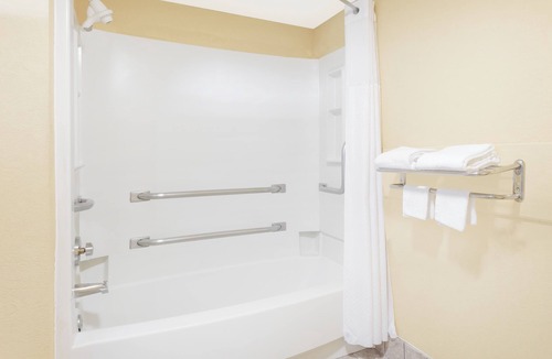 Graysville Hotel | Regency Inn & Suites-Hamilton Place