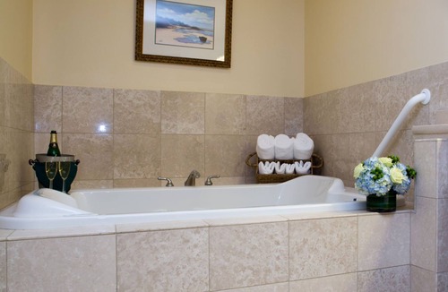Country Club Estates Hotel | Rehoboth Beach Luxury Suite | Fireplace & Balcony
