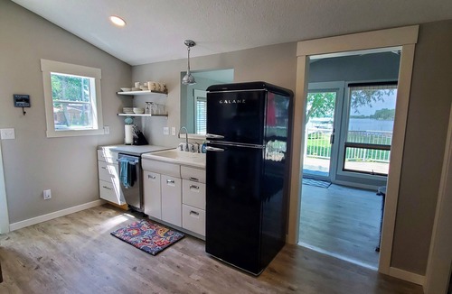 Lindstrom Cabin | Relax and be Glad at the Lake!