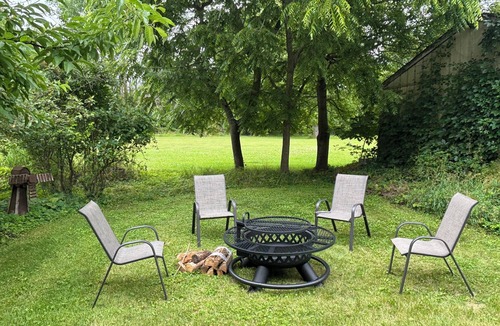 Horicon House | Relax in Classic Style! 3 BR 2 Bath Near the River, Marsh, w/Game Room & More!