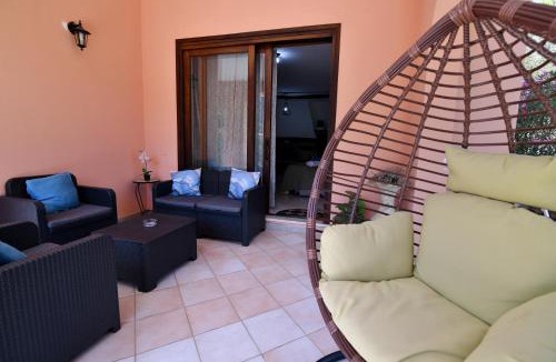 Capoterra House | RELAX MAREMONTI Ampia e Panoramica con spaziosa Veranda Attrezzata