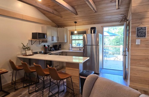 Oakland Cabin | Relaxing Deep Creek Escape w/Hot Tub