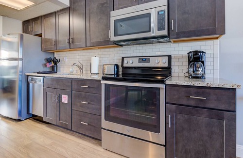 Admiral Estates Condo | Renovated Beach Block Condo now booking 2026!