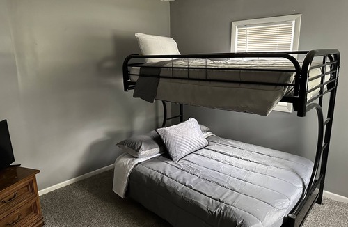 Springfield House | Renovated Home Away From Home