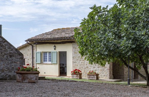 Guzman Villa | Renovated Villa With Little Medieval Village