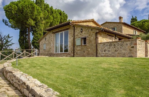 Guzman Villa | Renovated Villa With Little Medieval Village