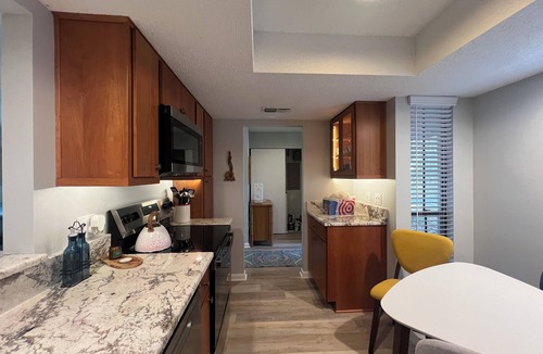Palm Valley House | Rent or stay longer, Playtheyards.com, golf, beach & dining get away!