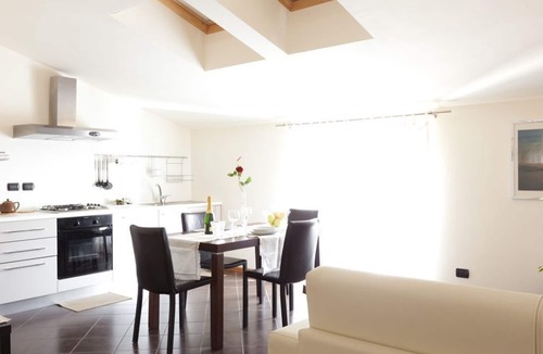 Cavaion Veronese House | Residence le Torri - M* - Elegant two-room apartment Lake Garda Bardolino