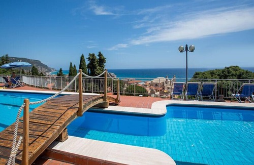 Pietra Ligure Apartment | Residence Sant'anna Three-room Apt 8 Pax Classic