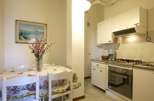 Porto Valtravaglia Apartment | Residential unit with approx. 1,300 m² well-kept garden plot