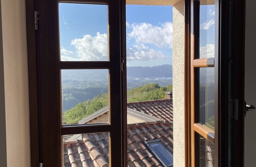 Licciana Nardi House | Restored Farmhouse With Infinity Pool, Mountain Views and Landscaped Garden