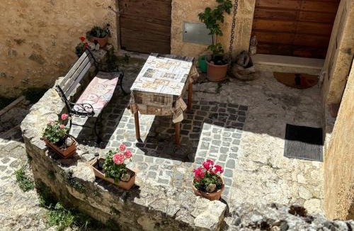 Santo Stefano di Sessanio Apartment | Rifugio di Nonno Gabriele