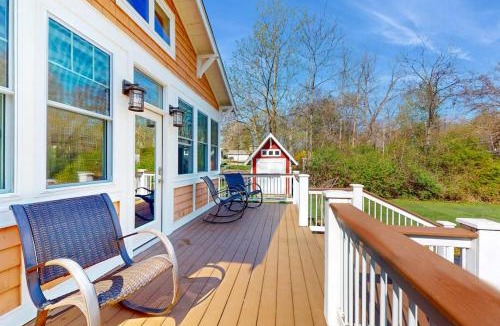Saugatuck House | Rise n Shine