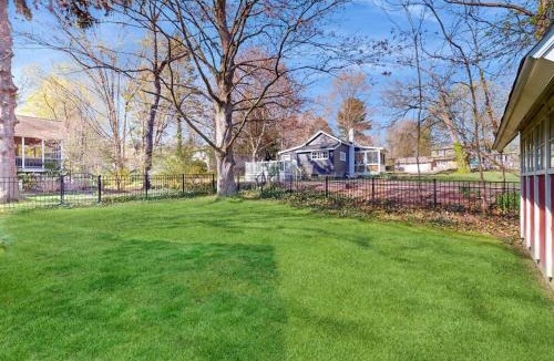 Saugatuck House | Rise n Shine