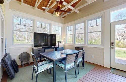 Saugatuck House | Rise n Shine