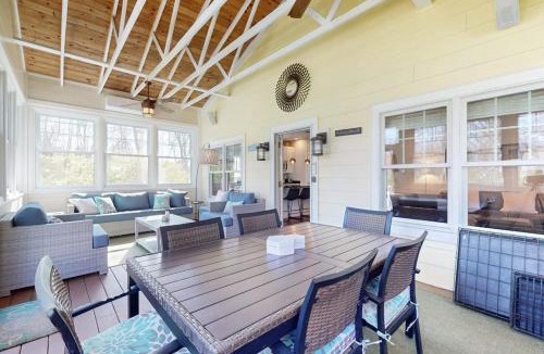 Saugatuck House | Rise n Shine