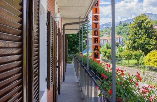San Colombano Belmonte House | Ristorante Buasca