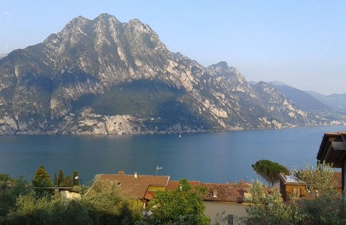 Zorzino Apartment | Riva Di Solto: apartment/ flat - Riva di Solto