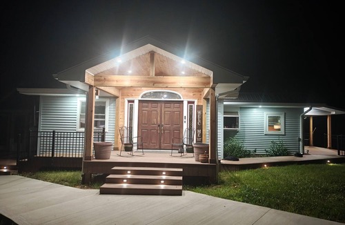 Augusta Cabin | River Ranch: Escape to a private 17-acre paradise surrounded by the North River