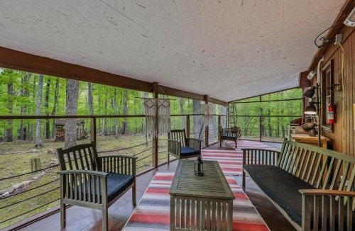 Great Cacapon House | River Walk Cottage - Romantic Escape
