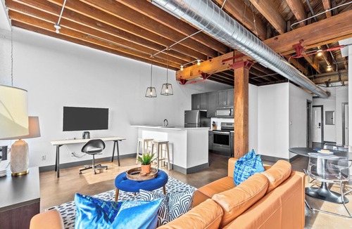Downtown St. Louis Apartment | Riverfront Loft - Arch Views, Onsite Fitness Center