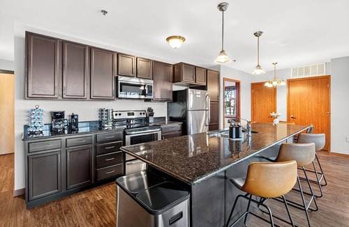 Green Bay Apartment | Riverfront Retreat – 10 Mins to Lambeau!