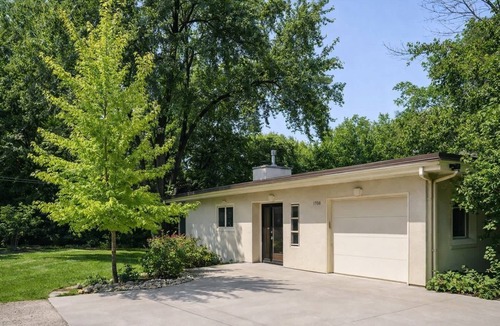 Appleton House | Riverfront Retreat w/Fireplace & Fast WiFi
