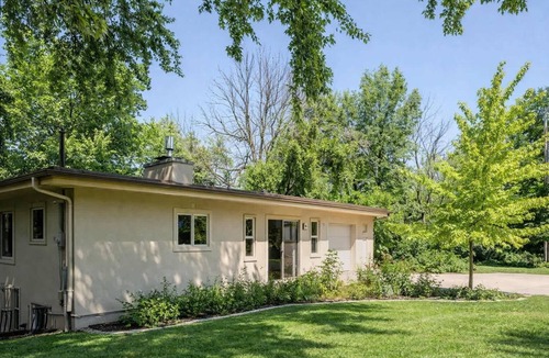 Appleton House | Riverfront Retreat w/Fireplace & Fast WiFi