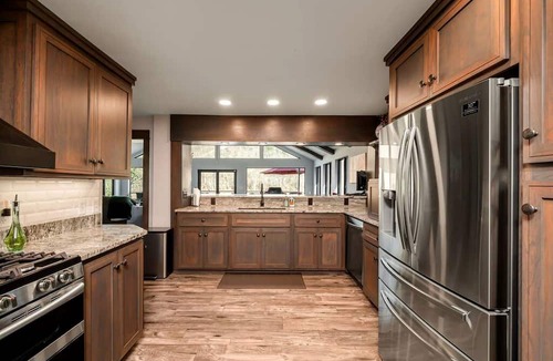 Turkey City Cabin | Riverside Luxury: Fully Equipped Cabin with Outstanding Views in Emlenton, PA