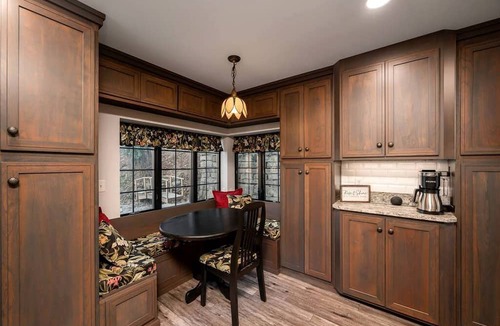 Turkey City Cabin | Riverside Luxury: Fully Equipped Cabin with Outstanding Views in Emlenton, PA