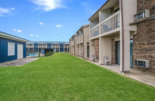 Crisfield Hotel | Rodeway Inn at Somers Cove Marina