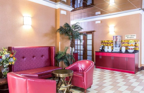 Little Ferry Hotel | Rodeway Inn Capri