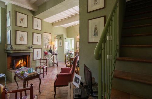 San Pietro a Cegliolo Villa | Romantic Retreat with Pool