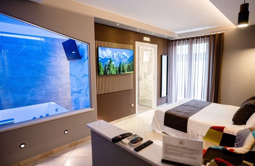 Sarno Bed & Breakfast | Romantic room with whirlpool