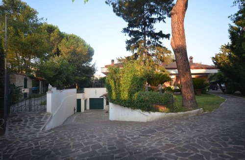 Gianicolo Apartment | Rome: Apartment in gated community, close to the center of Rome