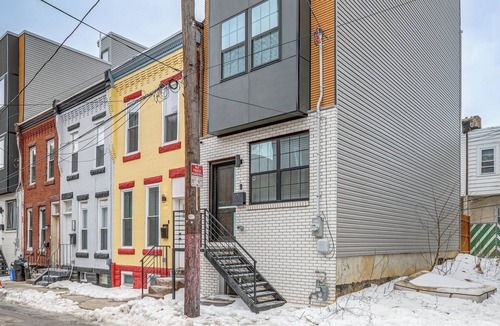 North Philadelphia West House | Rooftop Deck! Stay By The Met & Lincoln Financial