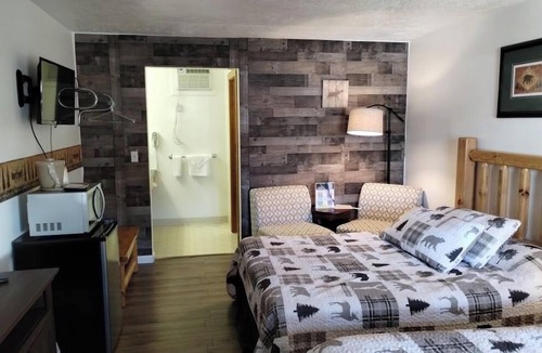Ohiopyle Hotel | Room: Explore Ohiopyle - Trails, Rafting, Fallingwater