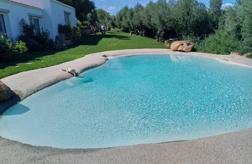 Su Canale Apartment | Room 'Hibiscus' with Mountain View, Wi-Fi and Air Conditioning