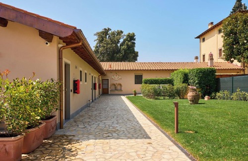 Borgo San Lorenzo Apartment | Room 'Il Borghetto Girasole' with Shared Garden, Wi-Fi and Air Conditioning