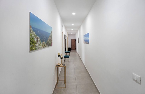 Naples Apartment | Room 'Matrimoniale 3' with Balcony, Wi-Fi and Air Conditioning