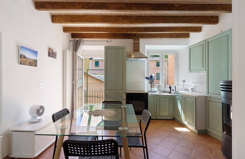 Borzonasca Apartment | Room 'Matrimoniale' with Balcony and Wi-Fi