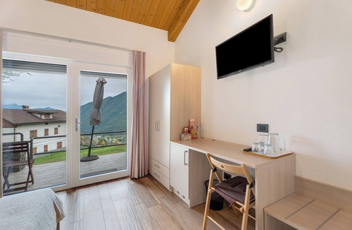 Druogno Apartment | Room 'Rosa' with Mountain View, Private Terrace and Wi-Fi