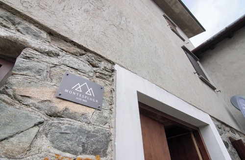 Montespluga Apartment | Room 'Tambò' with Lake View, Shared Garden and Wi-Fi